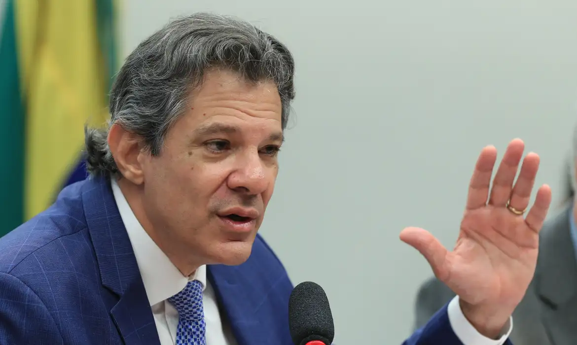 Fernando Haddad - Governo estuda permitir compra de alimentos barrados pelos EUA para reforçar merenda escolar - Foto Lulas Marques - Agência Brasil