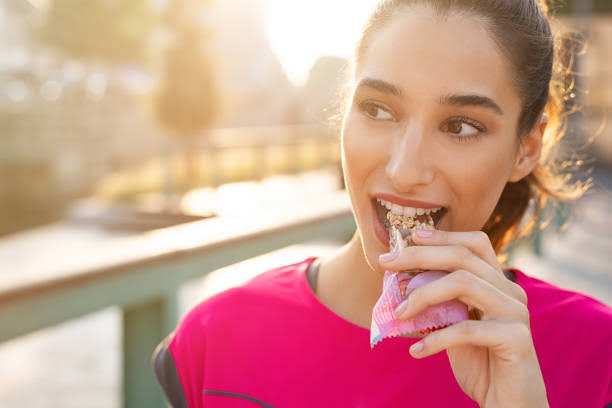 Barrinhas proteica são saudável? Saiba como incluir esse alimento na sua rotina alimentar