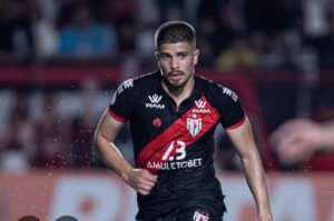 Lucas Gazal, emprestado de novo