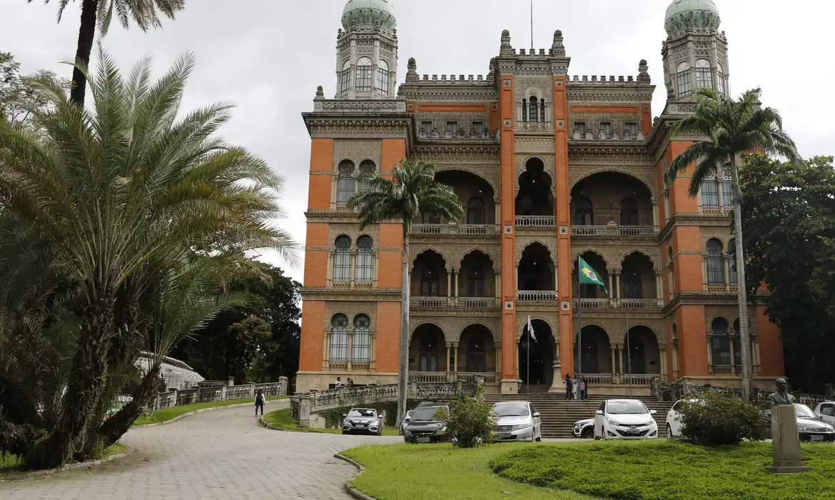 institutos saúde Brics