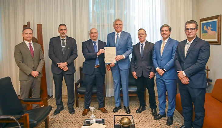 A entrega formal foi realizada no Gabinete do Governador, no Palácio das Esmeraldas.