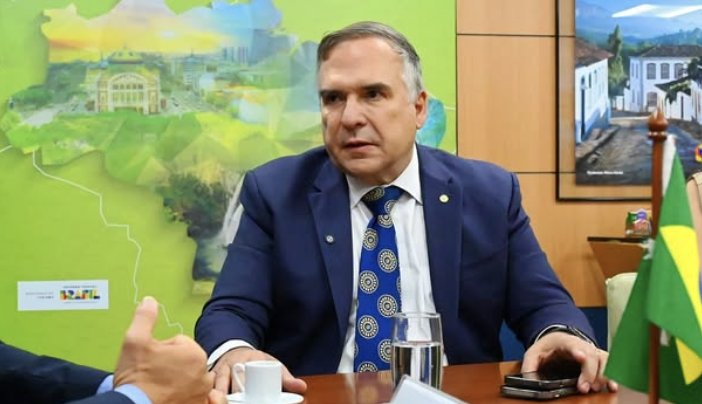 Mabel - Paço não detalha compromissos de Sandro Mabel em agenda oficial