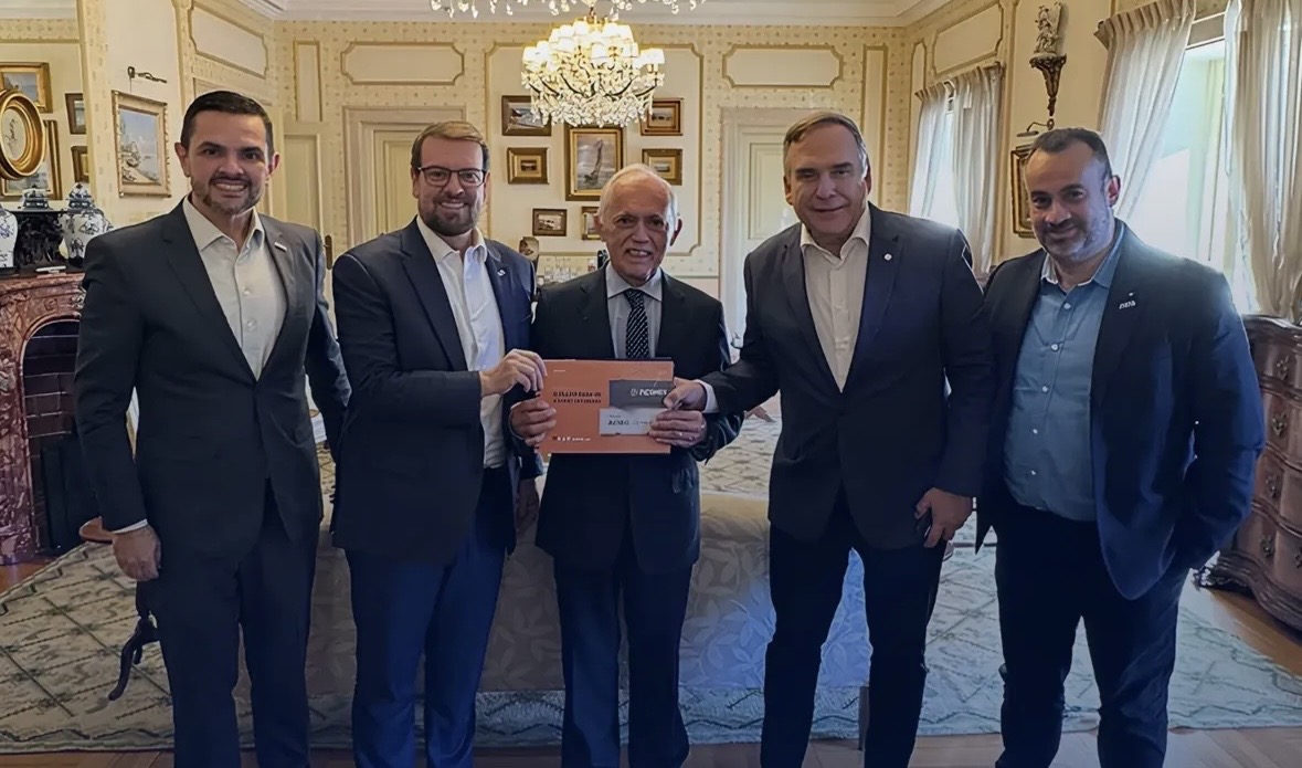 Mabel em Portugal, em reunião com Embaixada do Brasil Foto: Reprodução