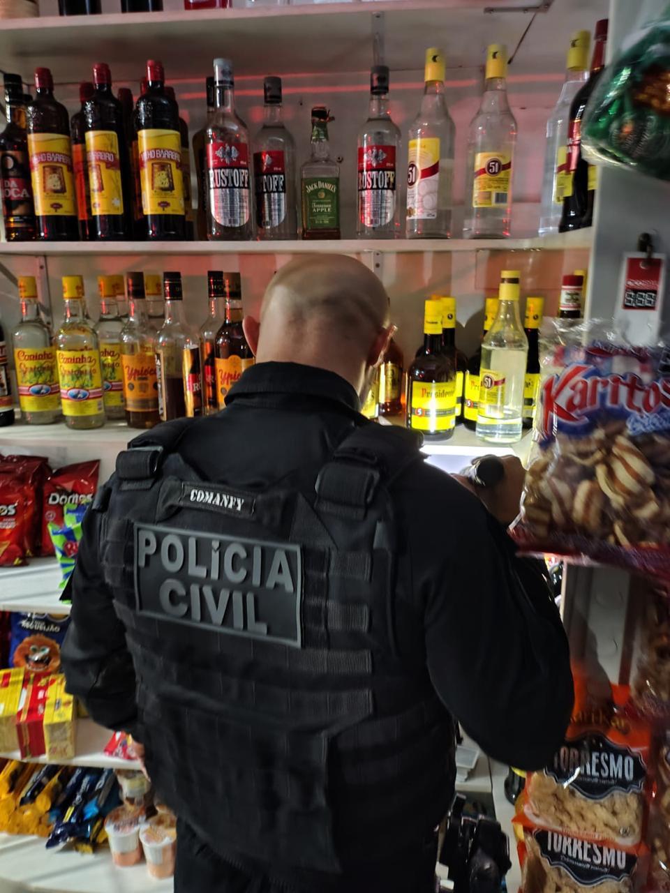 Operação reúne forças de segurança e técnicos da saúde para fiscalizar venda de bebidas alcoólicas em Goiás Fotos: Giovana Cruz