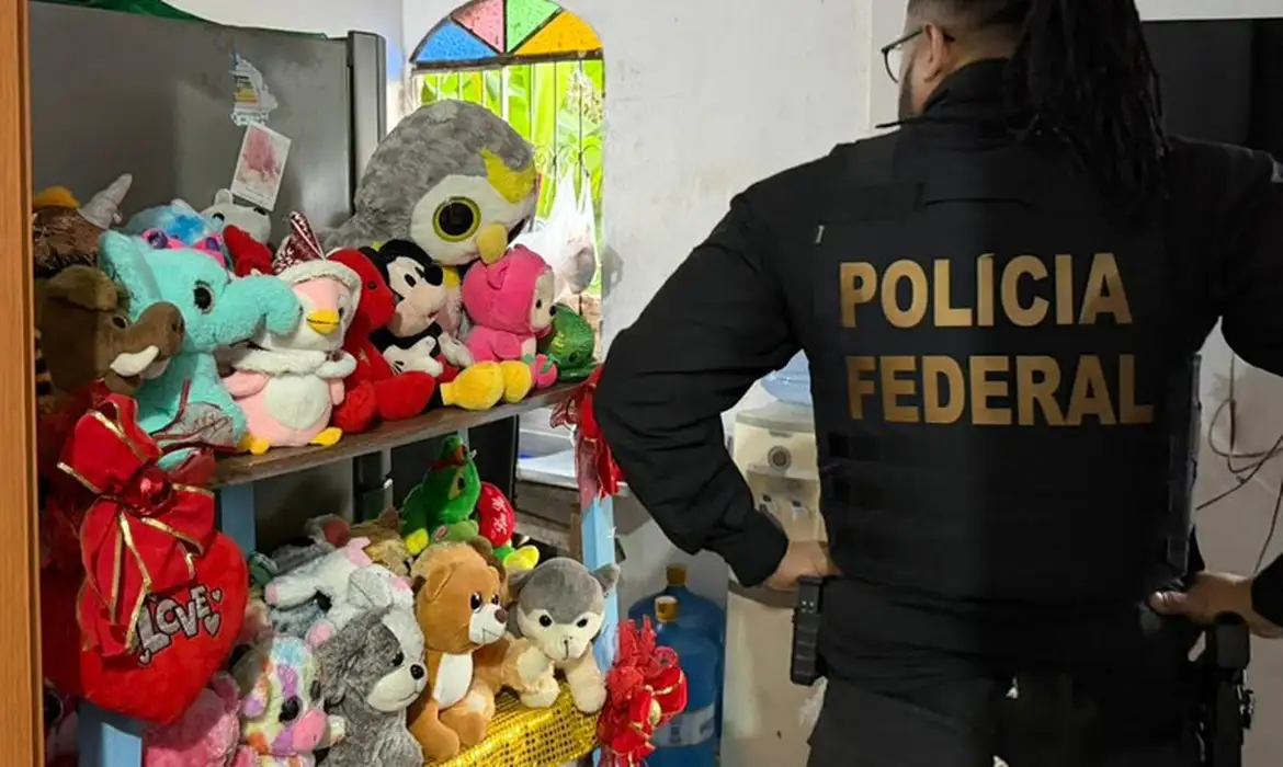 PF abuso crianças