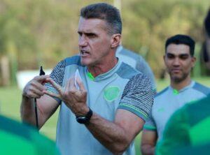 Mancini fica, pelo menos até o próximo resultado negativo