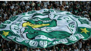 Torcida apoiou, mas vaiou no final