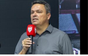 Adson Batista faz avaliação do elenco para 2026
