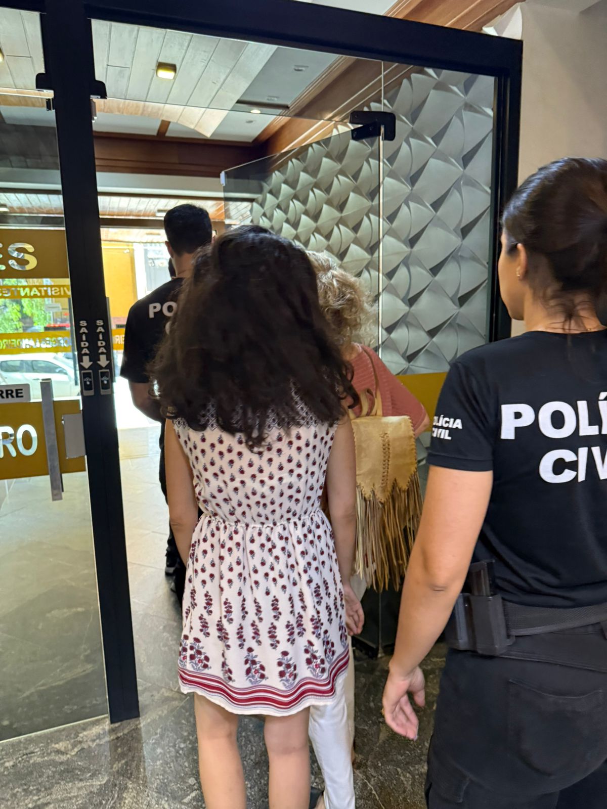 mulheres crianças parque