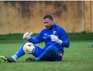 Vladimir fez grandes defesas mas falhou no primeiro gol do CRB