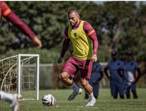 André Luis, autor de um dos gols do Vila Nova contra a Ferroviária