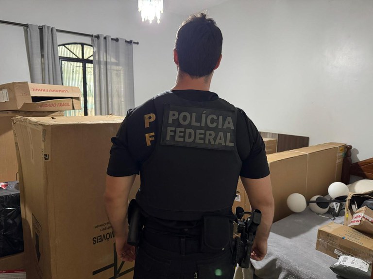 Policiais cumprem mandados de busca e apreensão nos estados de Goiás, Minas Gerais, Rio de Janeiro, Amazonas e Pará. - Divulgação