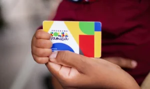 Conseguiu emprego com carteira assinada? Veja como fica o pagamento do Bolsa Família