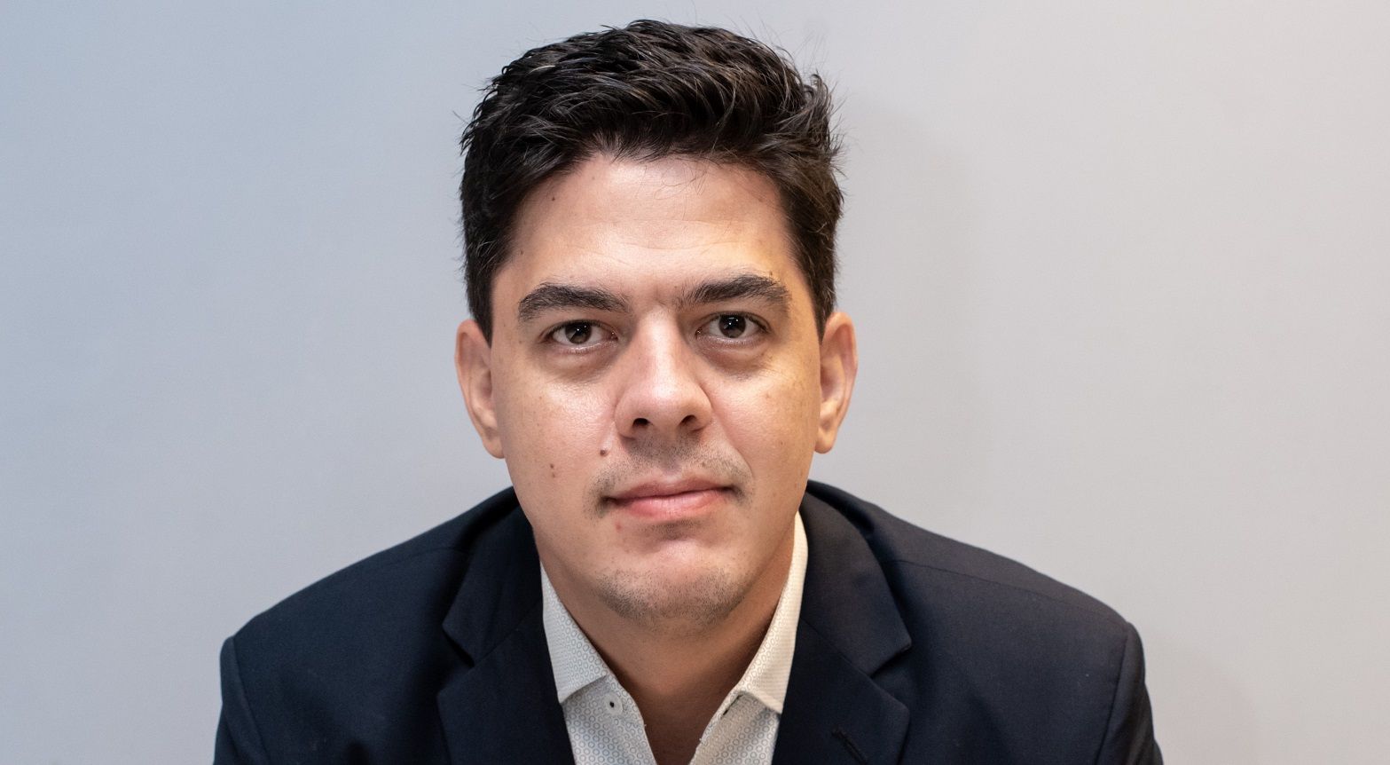 Goiás sente os primeiros efeitos da desaceleração nacional, avalia economista André Galhardo