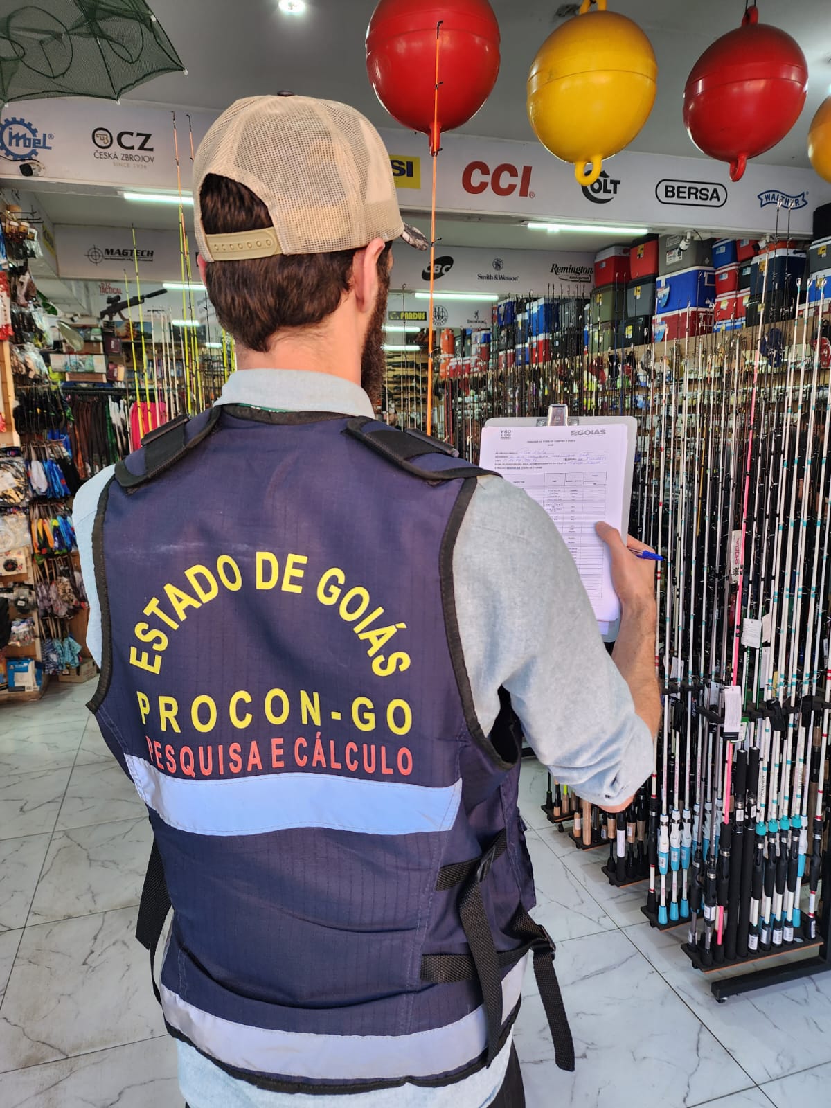 Procon Goiás apreende fogos de artifício