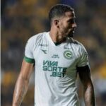 Gonzalo Freitas volta ao time titular do Goiás