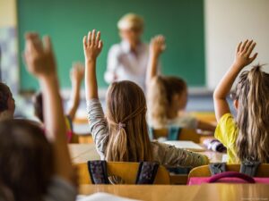 Vai matricular seu filho? Mensalidades variam até 283% em Goiânia para 2027