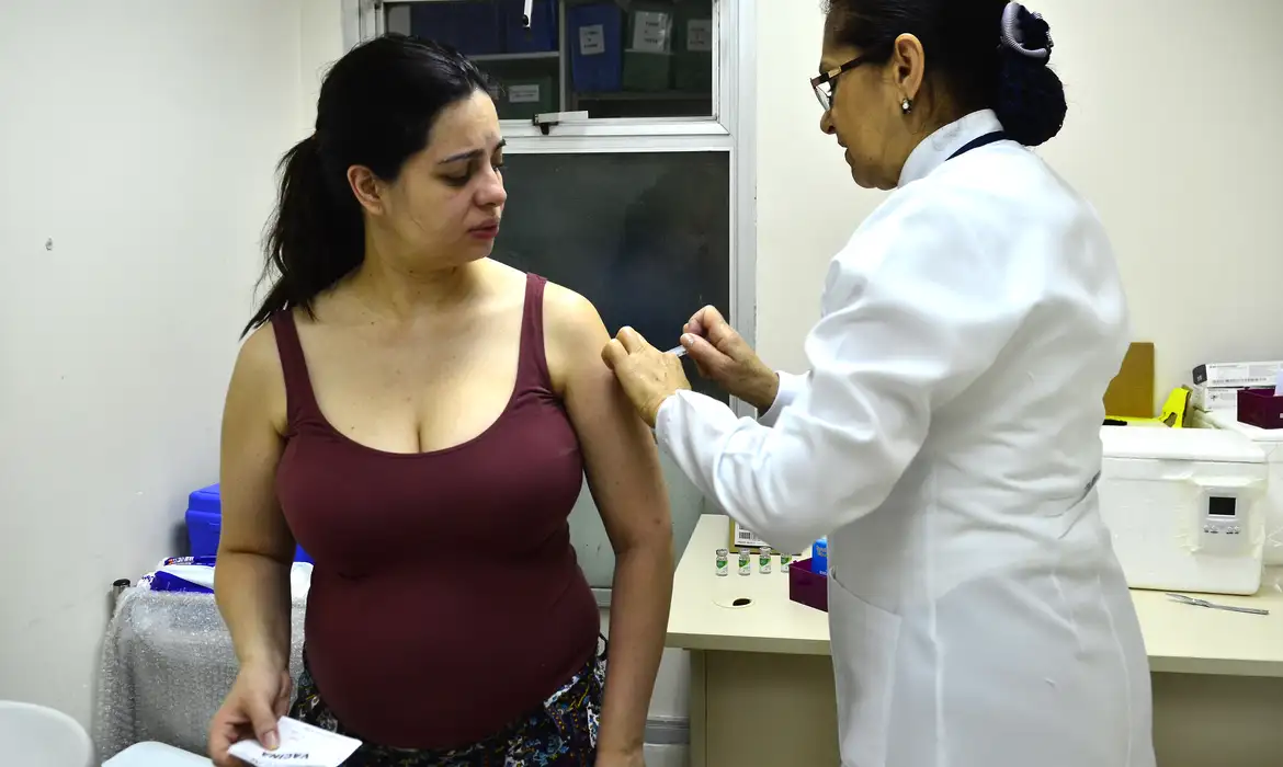 A vacina garante a proteção dos recém-nascidos contra a bronquiolite - Agência Brasil