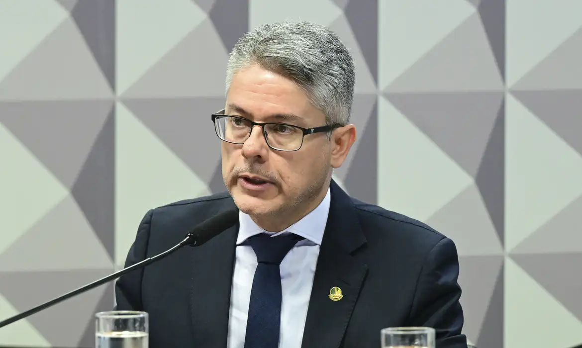 O texto reformula a proposta aprovada pela Câmara, em novembro - Agência Senado