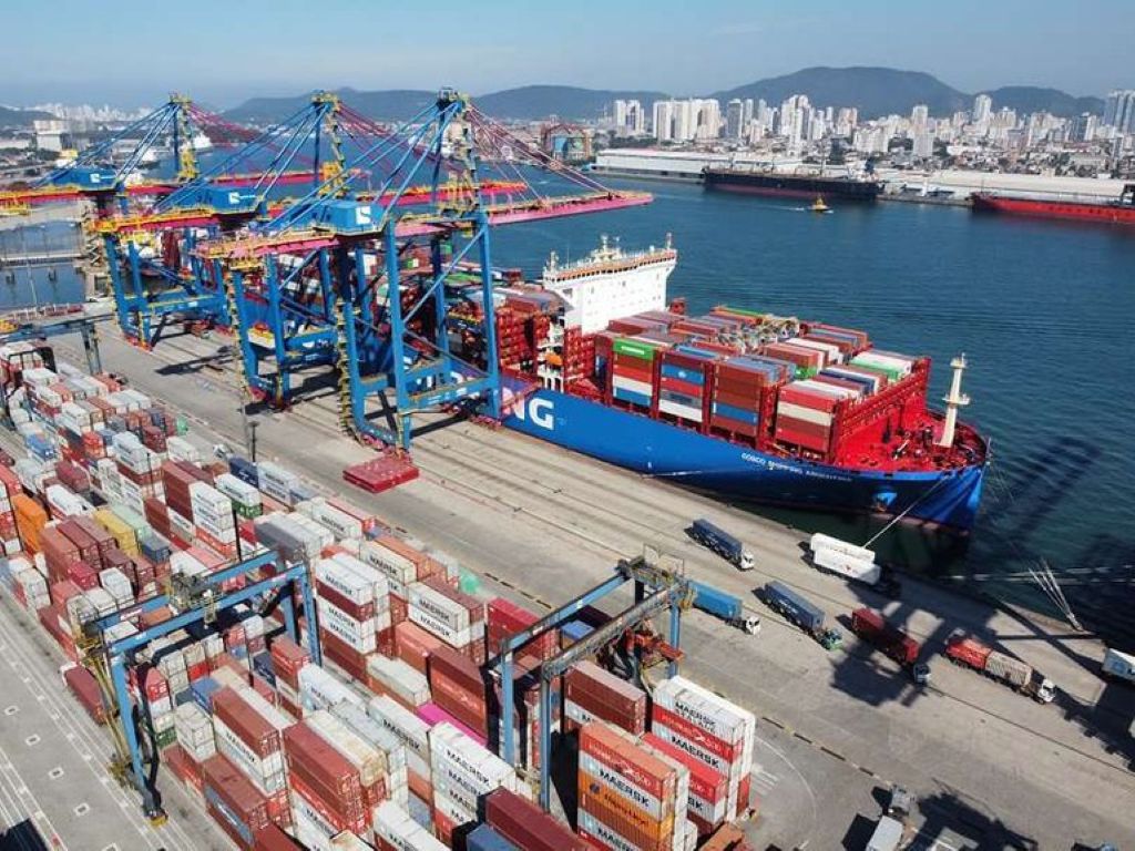 O Brasil teve recorde de exportações (US$ 348,7 bilhões, +3,5%) e de importações (US$ 280,4 bilhões, +6,7%) em 2025 - Divulgação