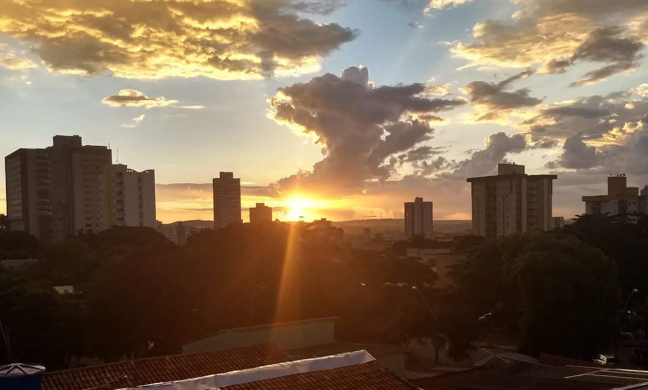 Calor aumenta e máxima pode chegar a 35 graus na Região Oeste de Goiás -  Tribuna do Planalto