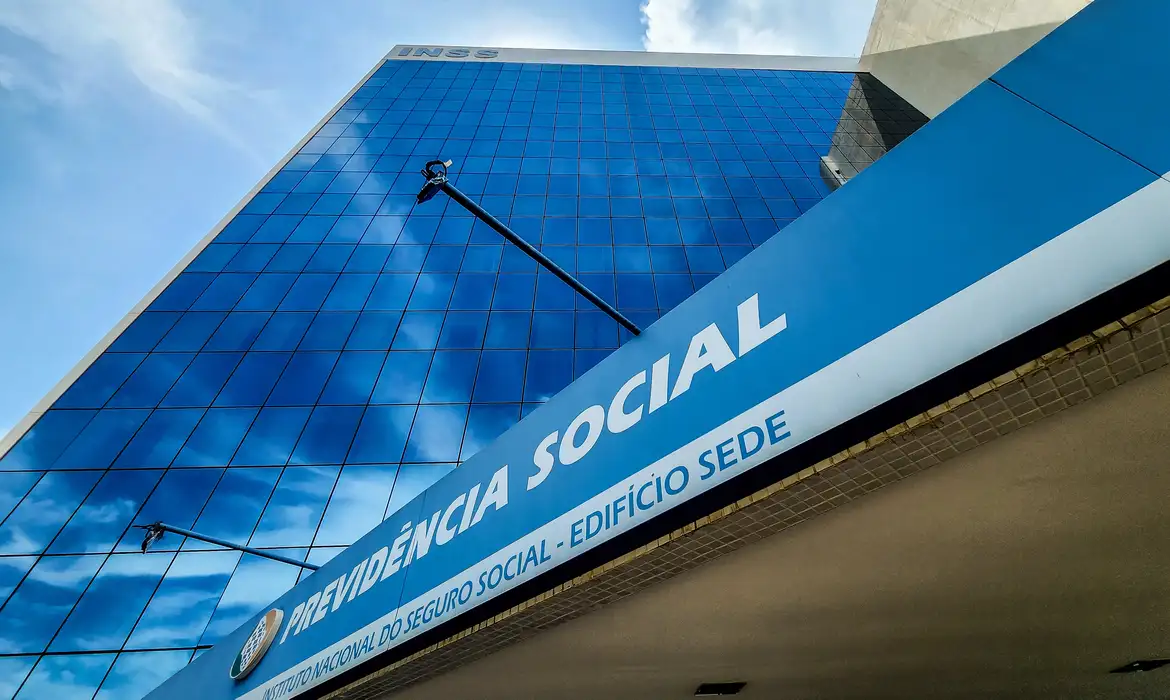 INSS começa a pagar a segunda parcela do 13º a aposentados e pensionistas - Divulgação