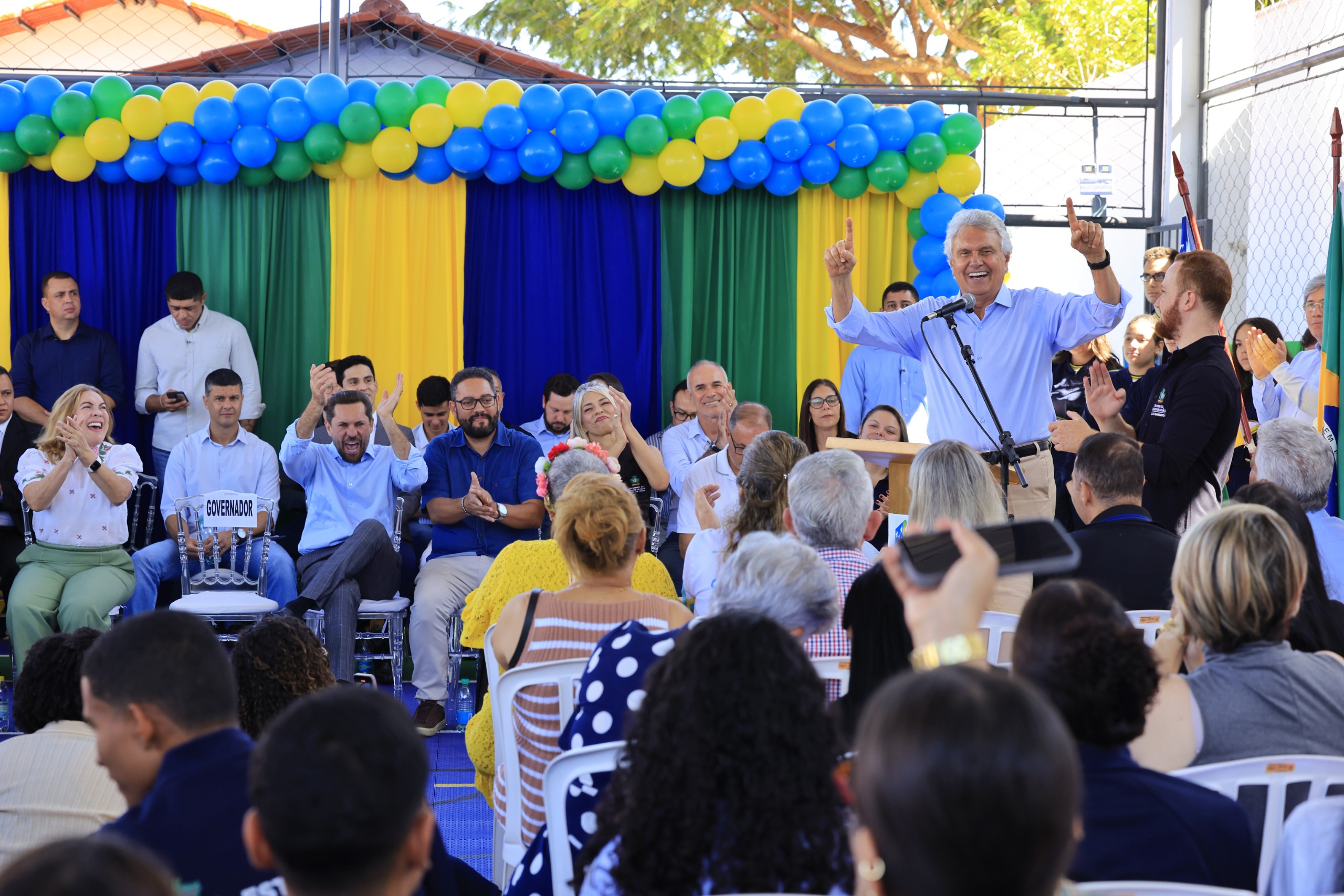 Estado que mais investe em educação no país, Goiás reforça entrega de kits escolares e obras  em escolas para 2026
