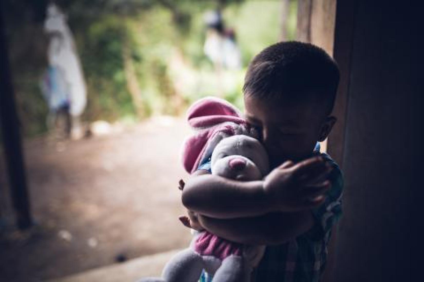 Violência contra crianças e adolescentes