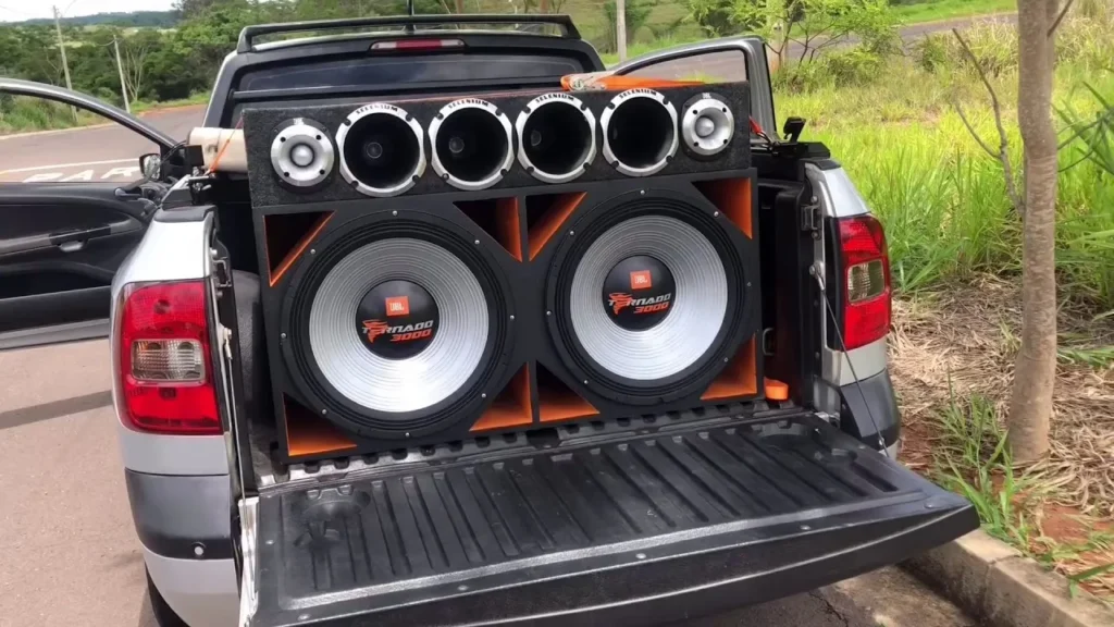 Som automotivo em Goiás tem novas regras - Tribuna do Planalto