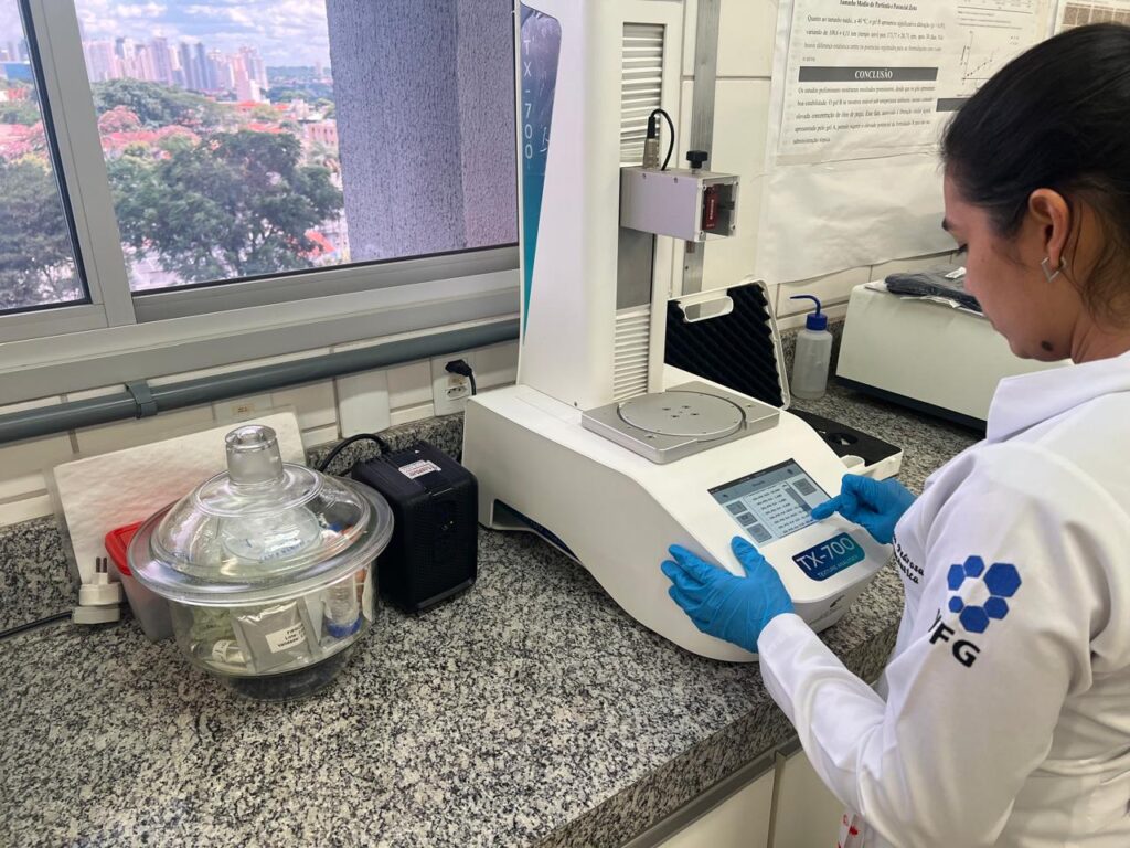 repelentes naturais para combate do mosquito transmissor de doenças como dengue, zika e chikungunya