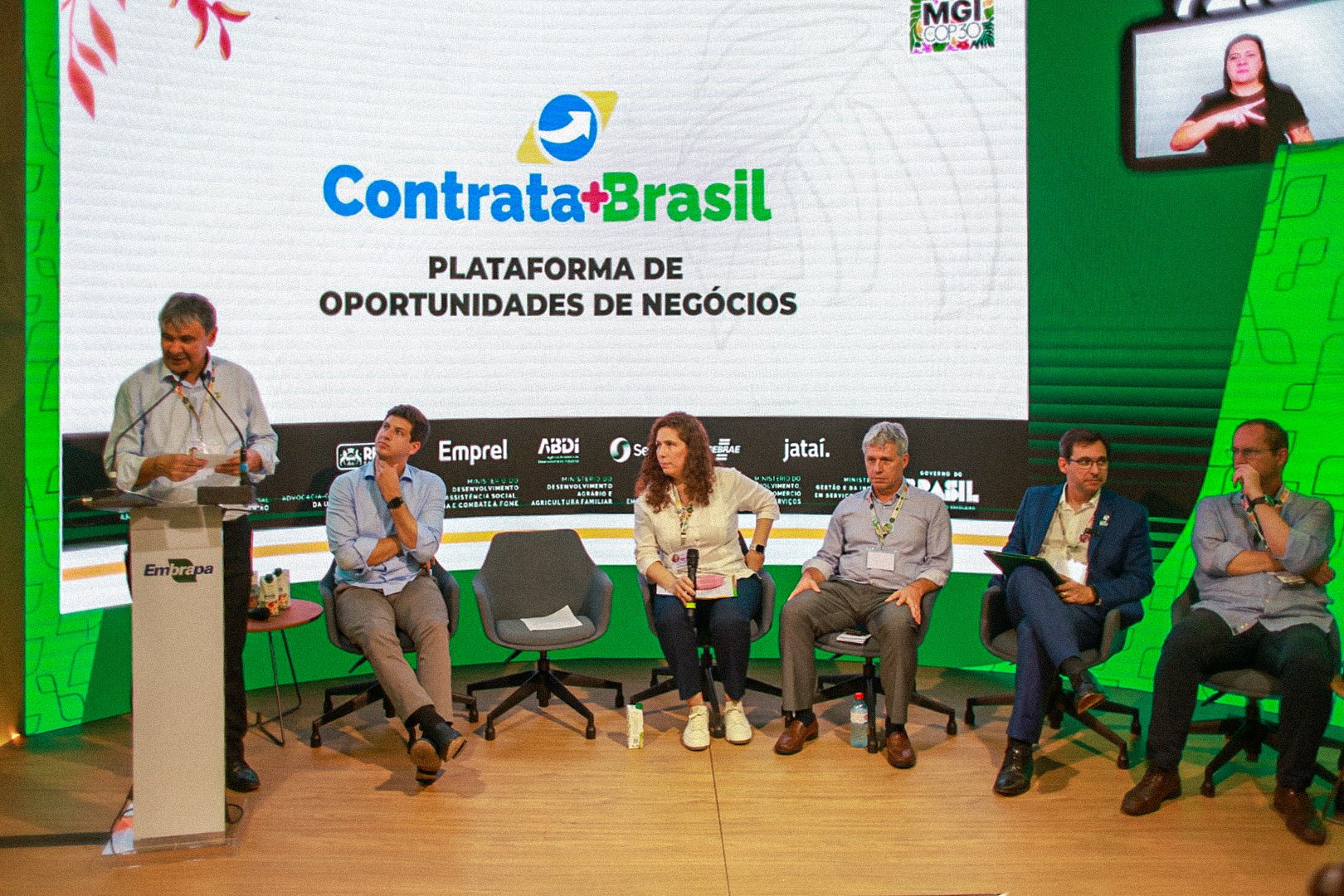 Mais de 3,2 mil escolas públicas de educação básica de Goiás que recebem recursos do Programa Dinheiro Direto na Escola (PDDE) agora podem contratar serviços de manutenção e pequenos reparos diretamente pelo Contrata+Brasil