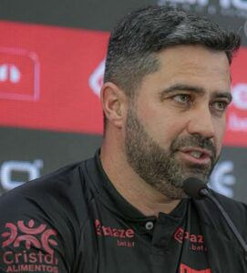 Rafael Lacerda, dias contados no Dragão