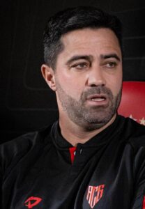 Rafael Lacerda pressionado no comando do Atlético