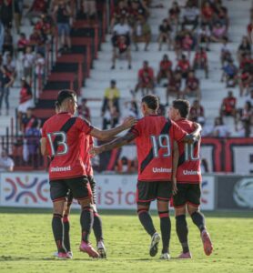 Guilherme Marques comemora mais um gol com a camisa atleticana