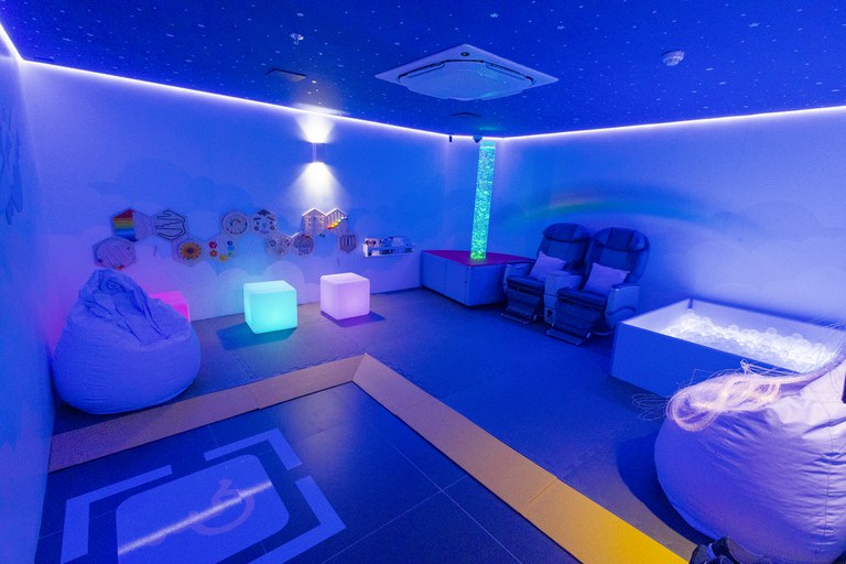 Aeroporto de Goiânia inaugura sala multissensorial para passageiros neurodivergentes