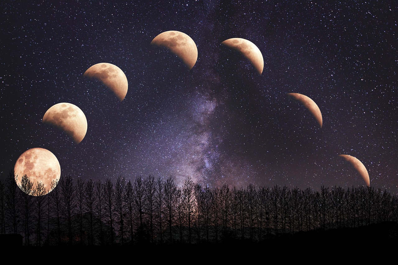 Os eclipses ocorrem junto ao aspecto mais impactante do ano, a conjunção entre Saturno e Netuno em Áries . - Divulgação