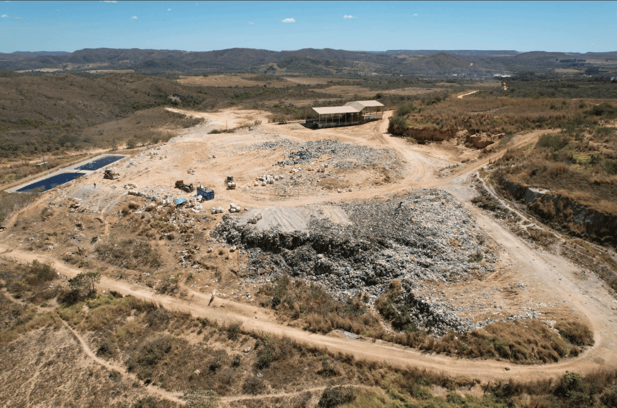O local opera desde 2012 por meio de uma parceria público-privada com uma empresa de gestão ambiental, considerada irregular
