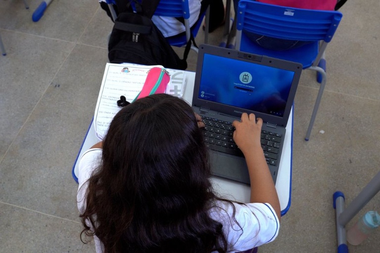Acesso à internet em escolas Goiás