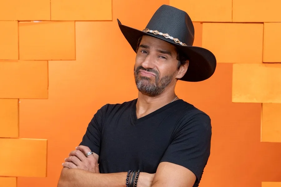 Alberto Cowboy é o 10º eliminado do BBB 26 e perde apartamento; veja porcentagem dos votos