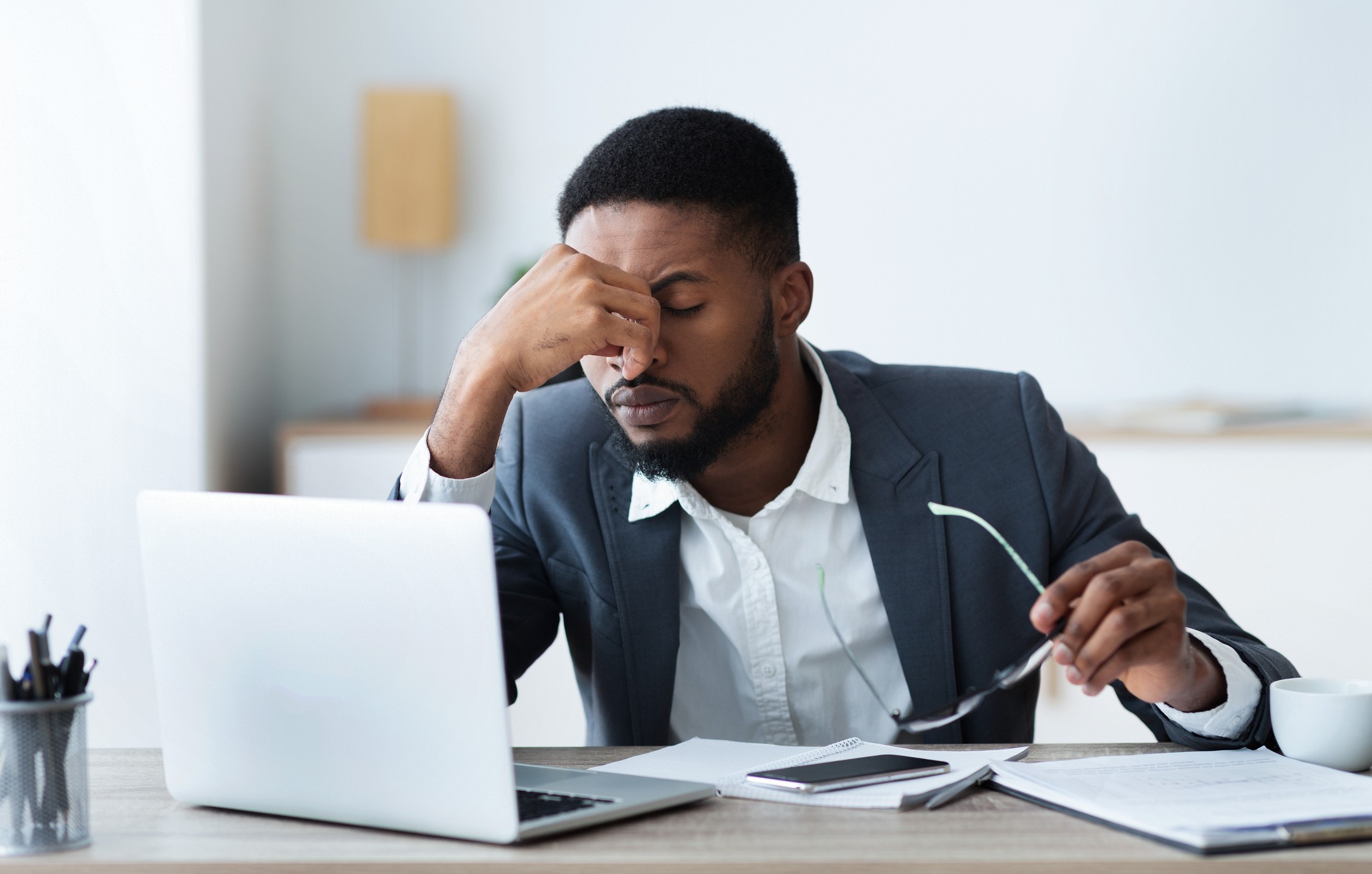 Nova regra trabalhista obriga empresas a prevenir riscos à saúde mental