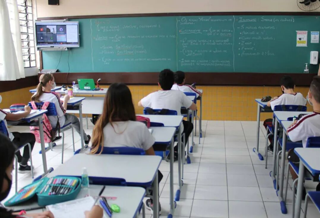 Goiânia abre mais de mil vagas temporárias na Educação com inscrições gratuitas; saiba detalhes
