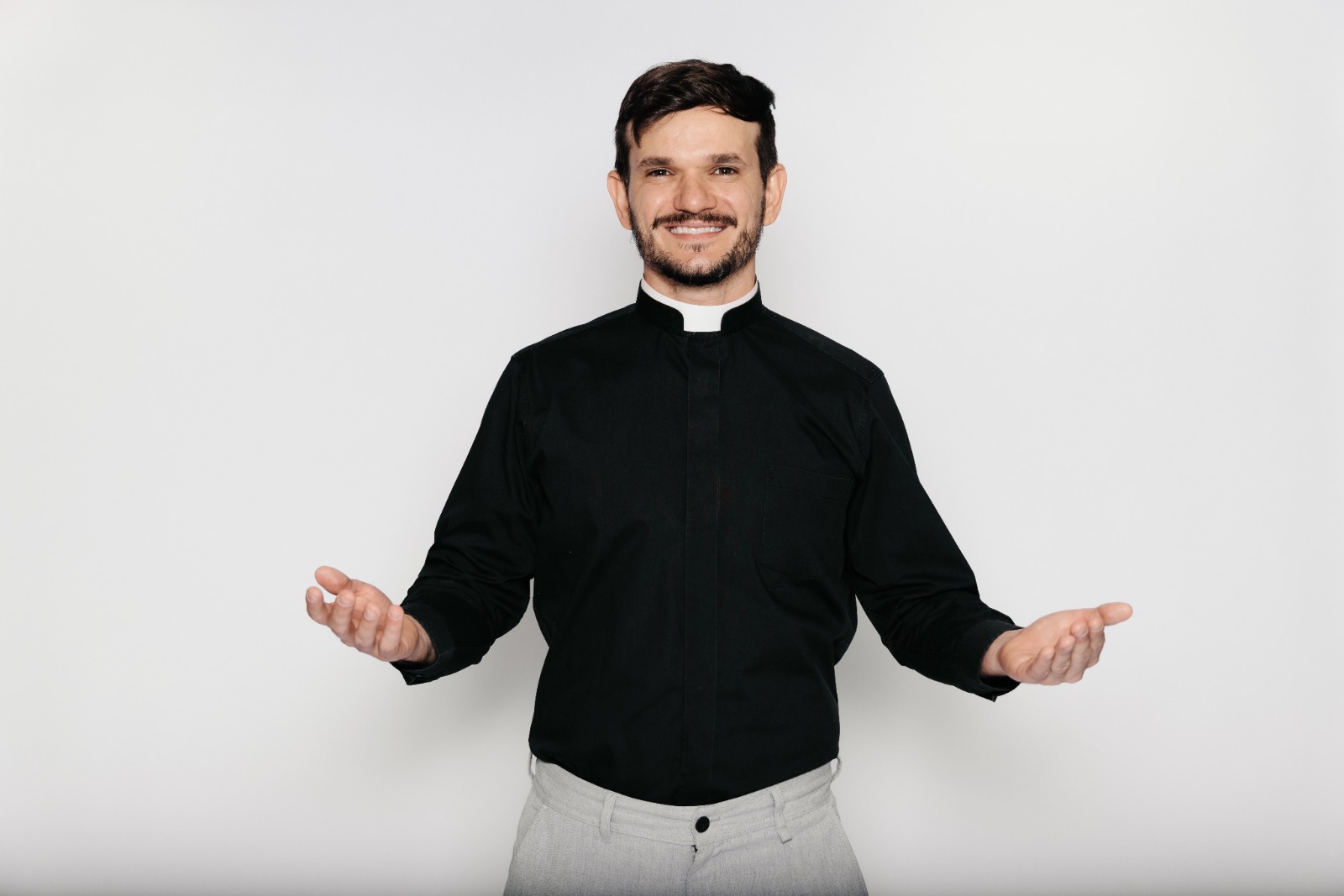 Padre Patrick apresenta Pecado É Não Rir (6)