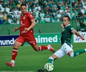 Nicolas, autor do gol do Goiás