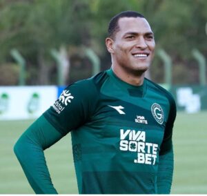 Zagueiro Titi negociado com o Juventude