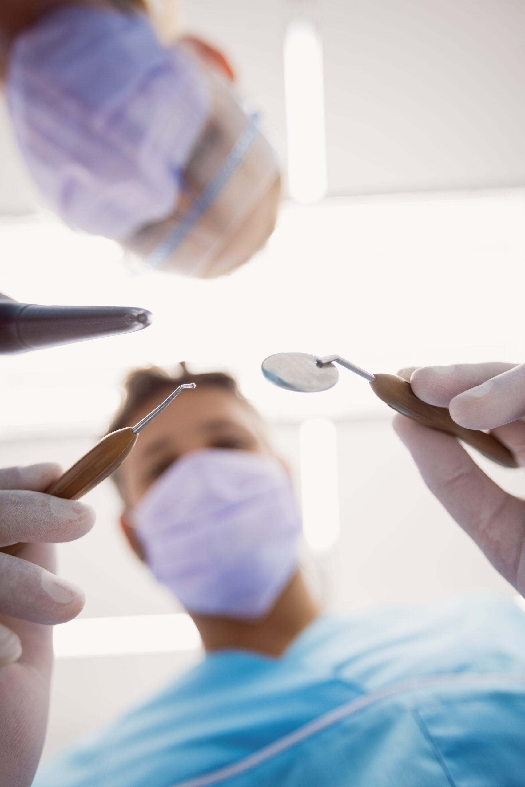 A norma não autoriza a execução dessas cirurgias por todos os dentistas- Freepik