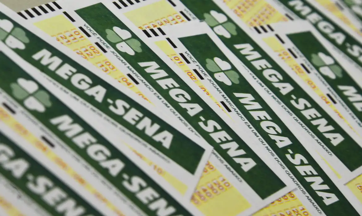 Sobe para R$ 300 milhões prêmio da Mega-Sena 30 anos