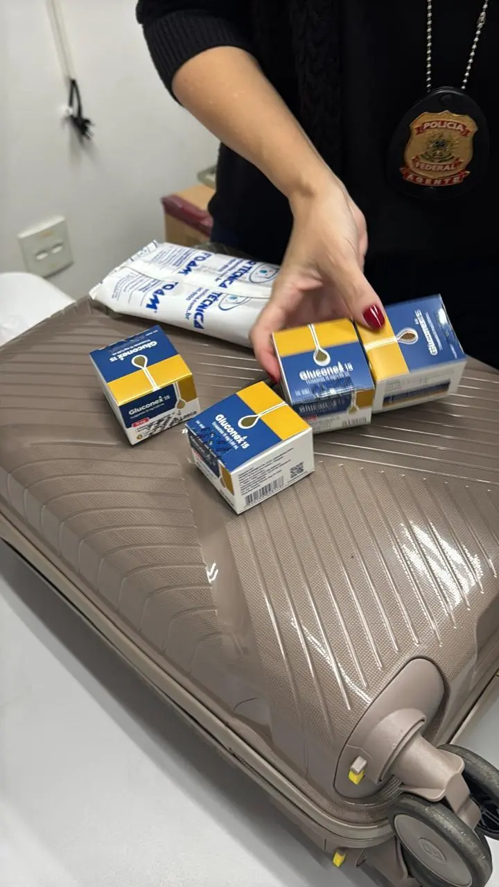 mulheres presas medicamento emagrecer