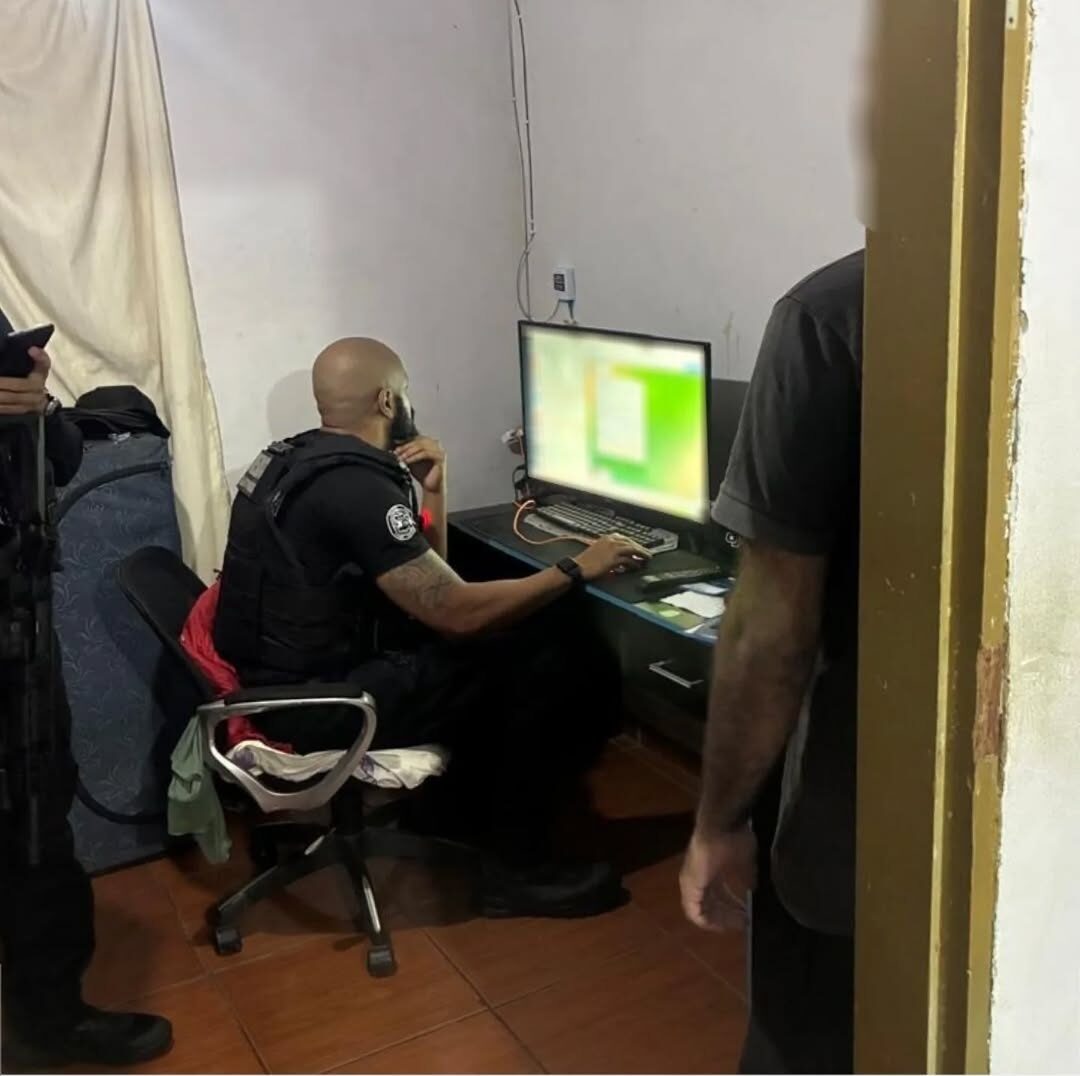 Polícia prende investigado por armazenar material de crianças em Goiânia