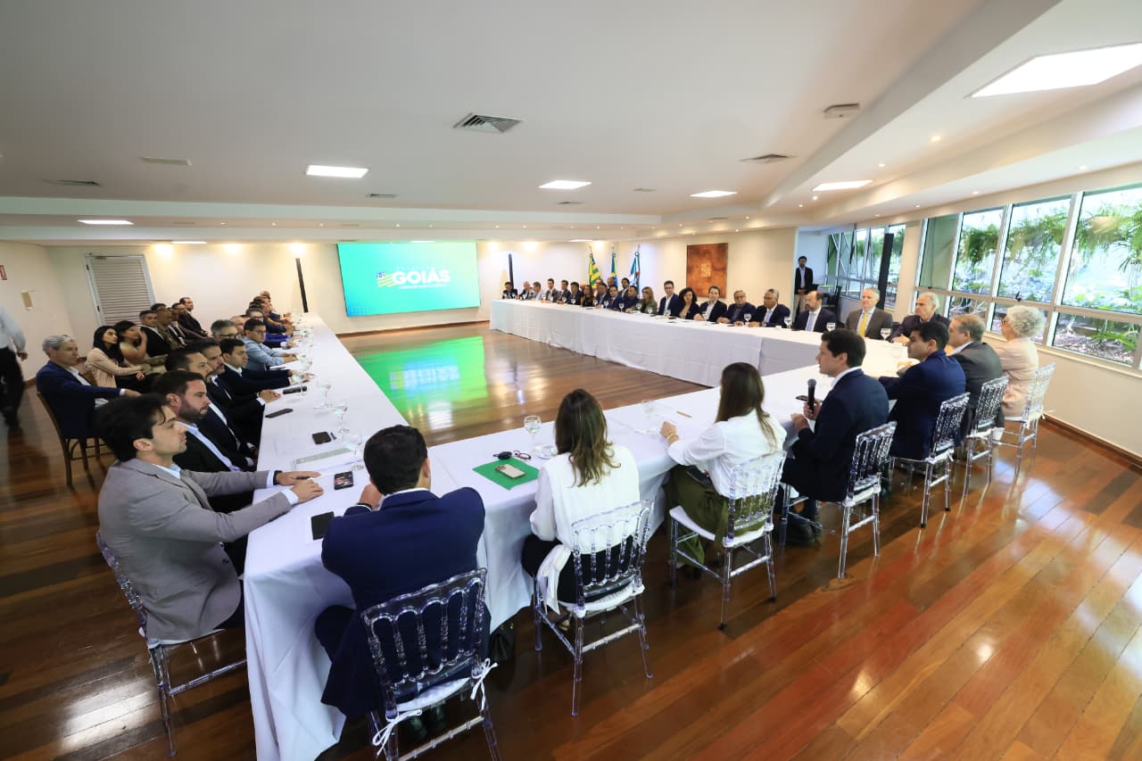 Em primeira reunião com secretariado, Daniel Vilela defende manter ritmo de entregas