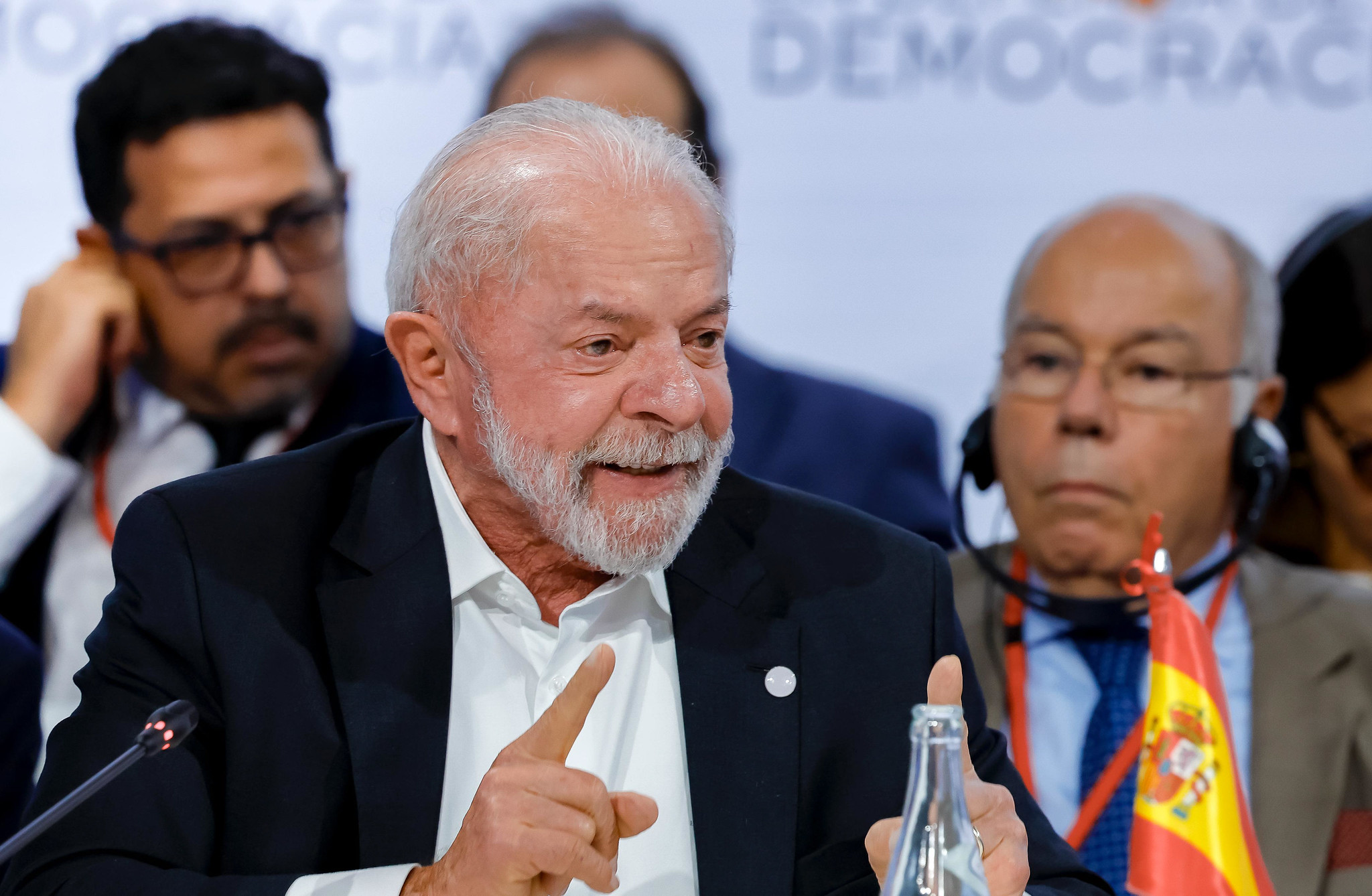Na Espanha, Lula defende fim da escala 6x1 e diz que ganhos não podem valer só para ricos